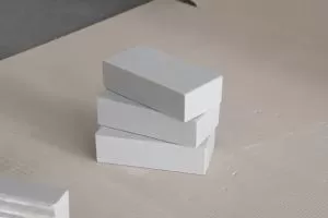 端面楔型耐酸砖的吸水率是多少？