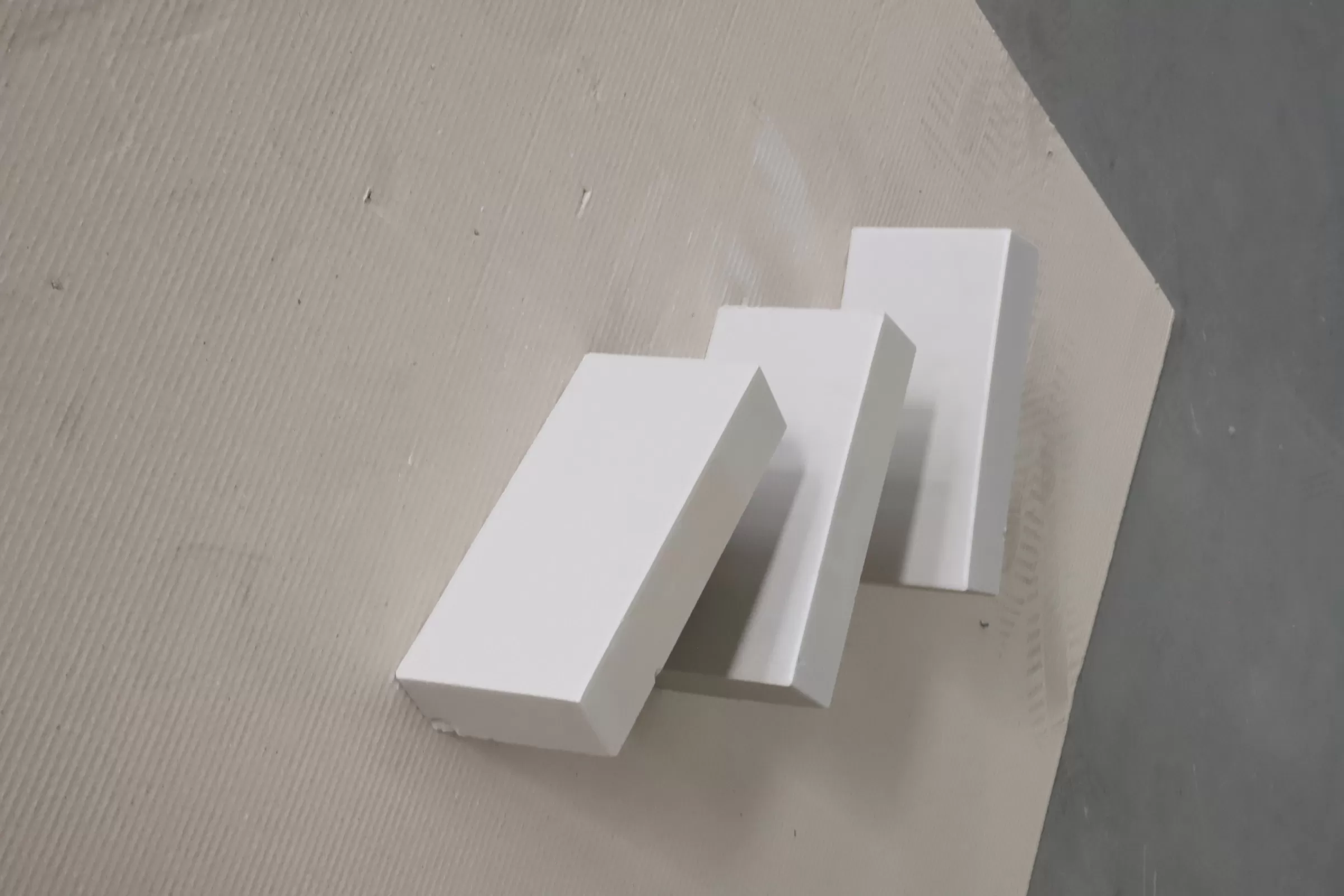 端面楔型耐酸砖施工过程中有哪些需要特别注意的细节？