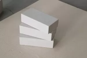 端面楔型耐酸砖与普通瓷砖哪个更耐用？